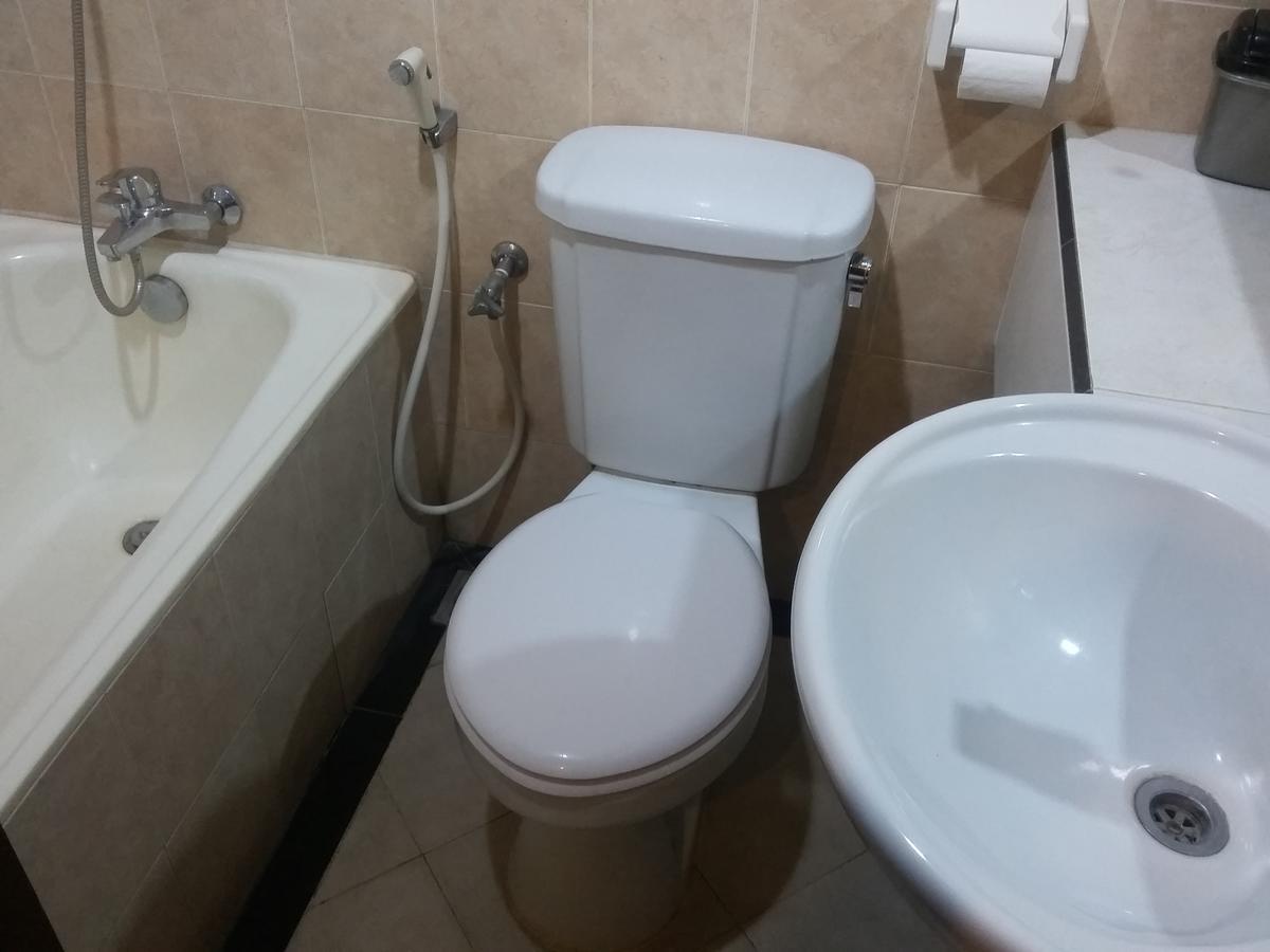 Hotel Kharisma Madiun Kültér fotó