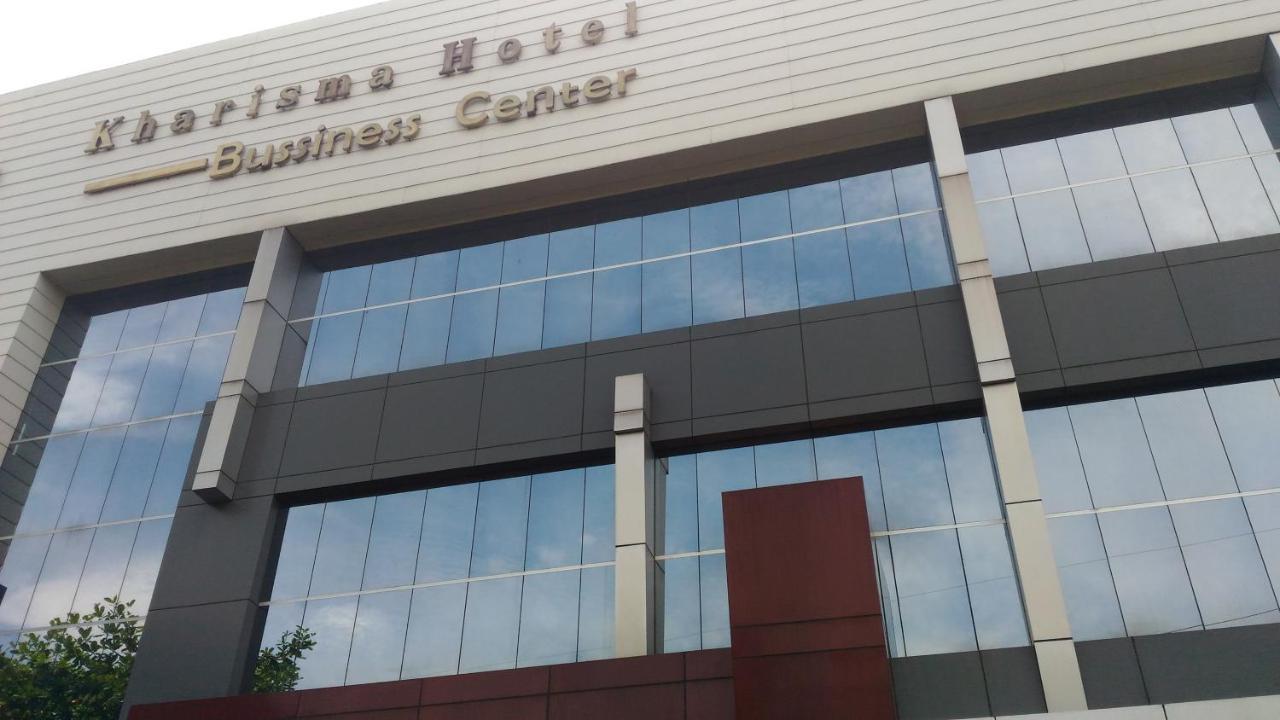 Hotel Kharisma Madiun Kültér fotó